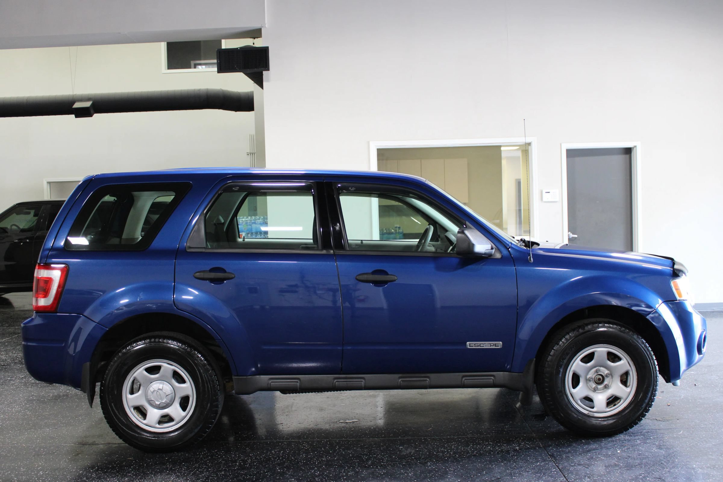 Used 2008 Ford Escape XLS FWD image 2