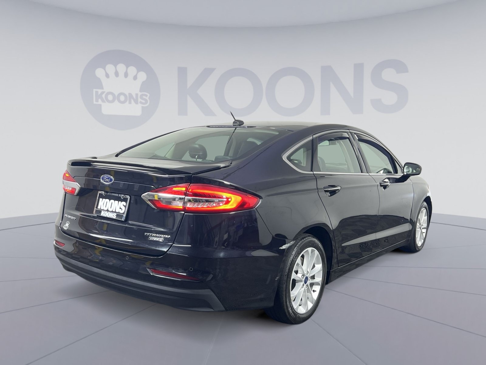 Used 2020 Ford Fusion Energi Titanium FWD image 11