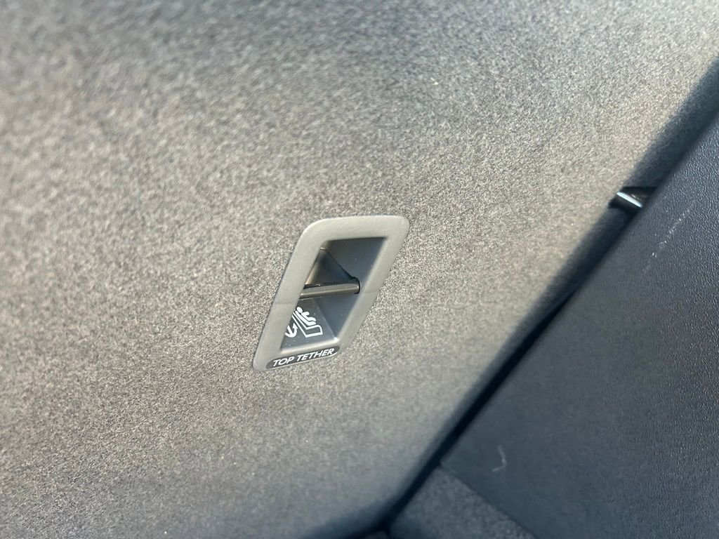 Used 2025 Volkswagen Tiguan S image 43