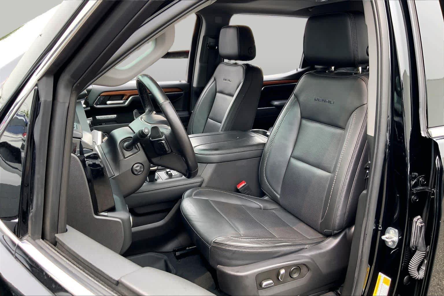 Certified 2023 GMC Sierra 1500 Denali w/ Denali Reserve Package AWD/4WD image 9