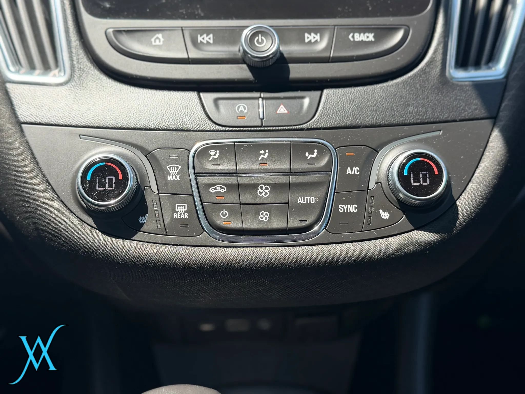 Used 2021 Chevrolet Malibu LT FWD image 36