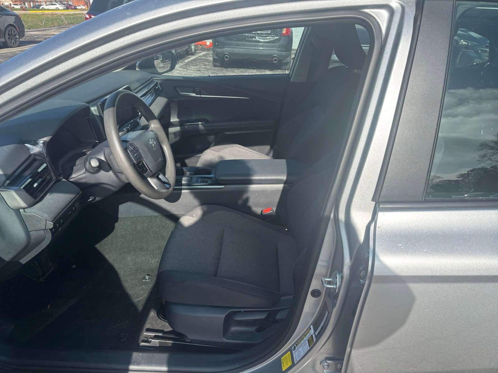 Used 2025 Toyota Camry LE image 24