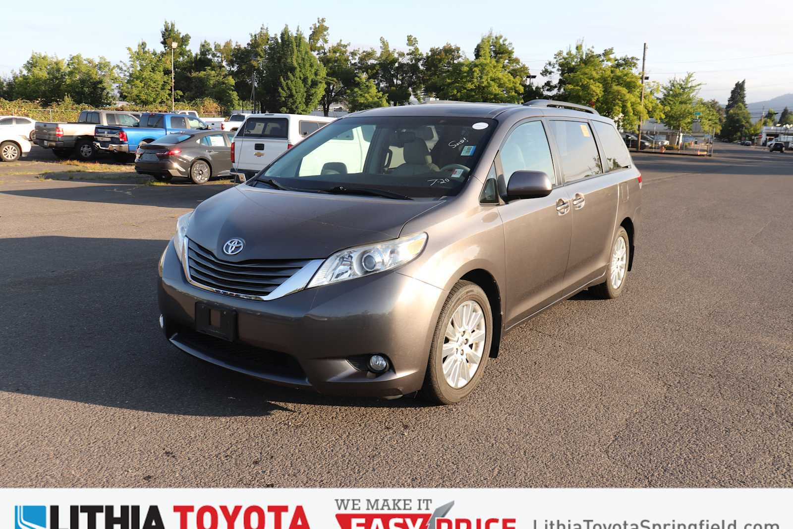Used 2013 Toyota Sienna XLE AWD/4WD video 1