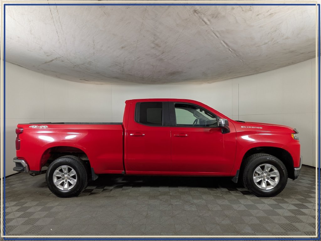 Used 2021 Chevrolet Silverado 1500 LT AWD/4WD image 6