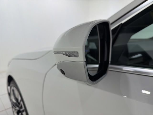 Used 2024 BMW 530i xDrive w/ Premium Package image 9