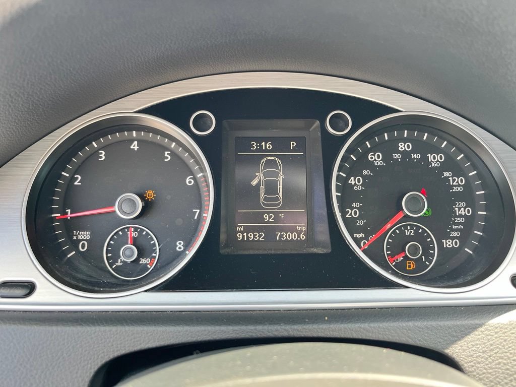 Used 2014 Volkswagen CC R-Line FWD image 17