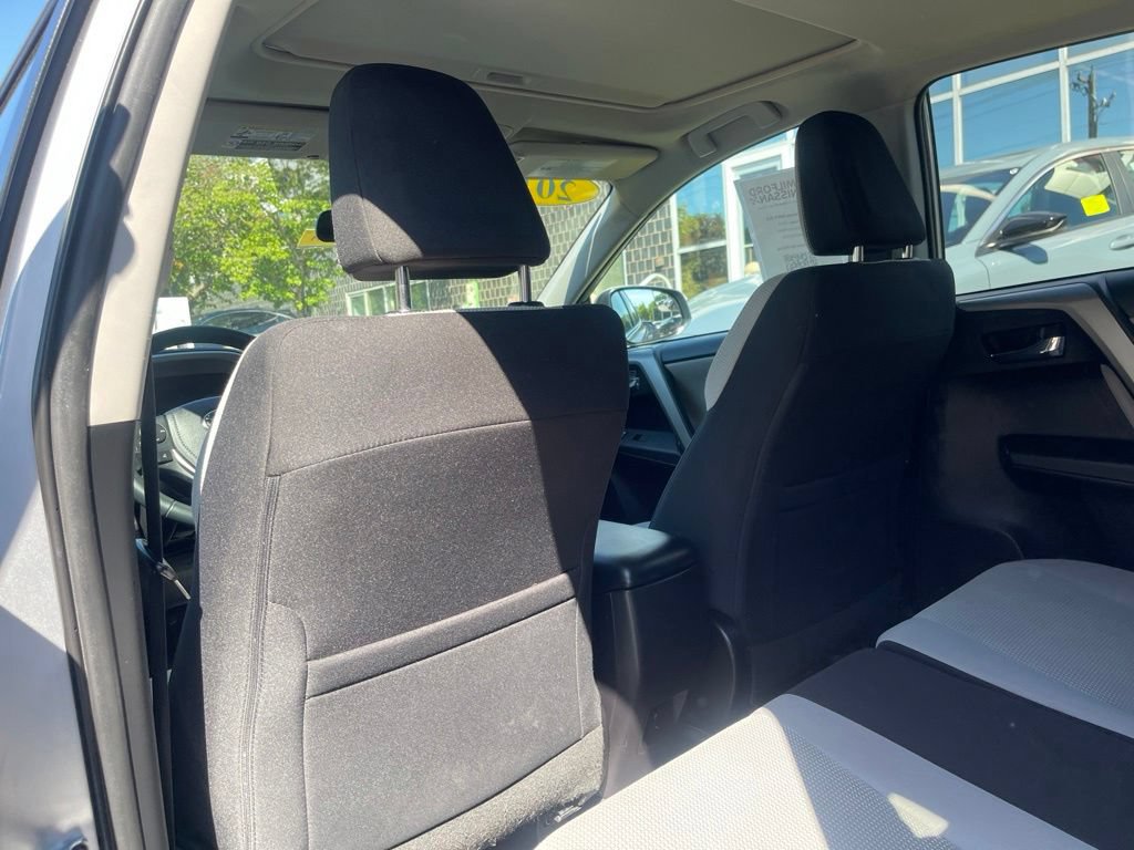 Used 2016 Toyota RAV4 XLE AWD/4WD image 19
