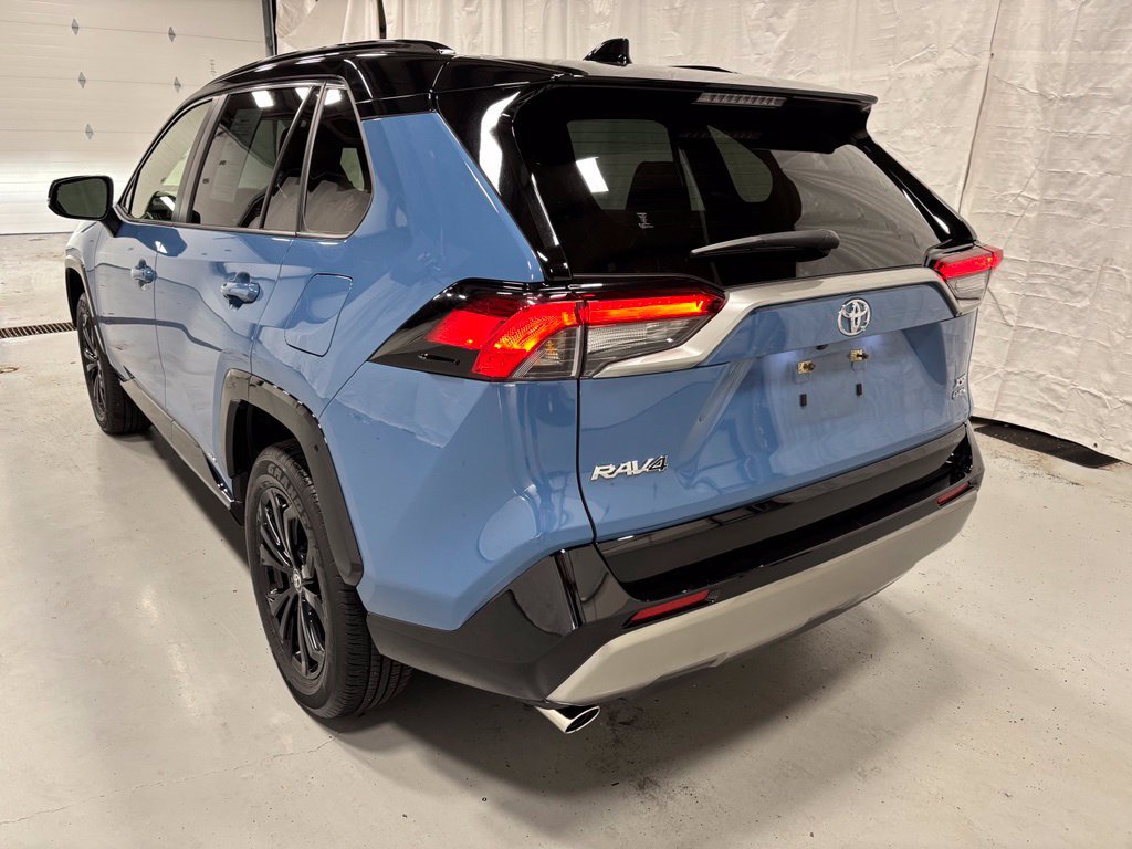 Used 2025 Toyota RAV4 XSE w/ Weather Package AWD/4WD image 5