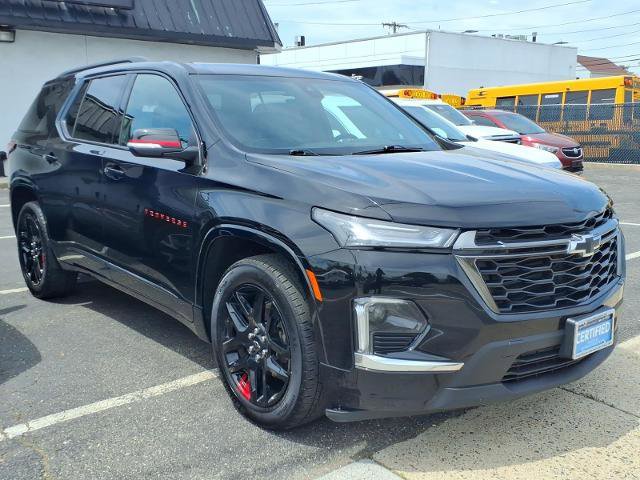 Used 2023 Chevrolet Traverse Premier w/ Redline Edition AWD/4WD image 3