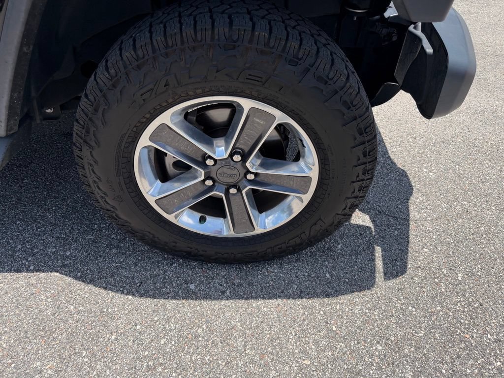 Used 2020 Jeep Wrangler Unlimited Sahara AWD/4WD image 4