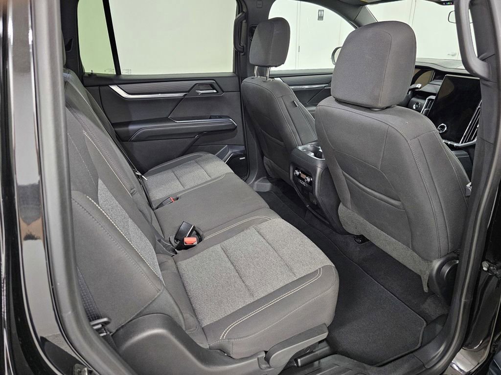 Used 2025 GMC Acadia Elevation image 24