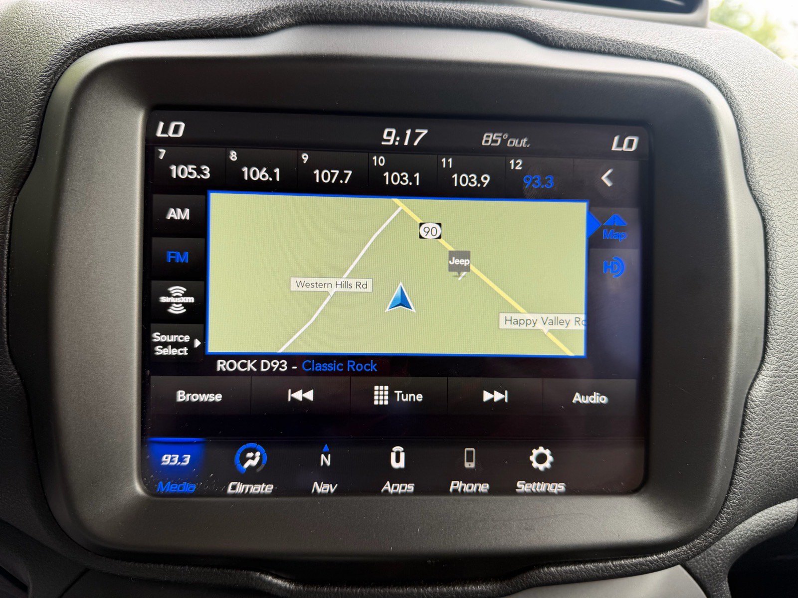Used 2023 Jeep Renegade Latitude AWD/4WD image 38