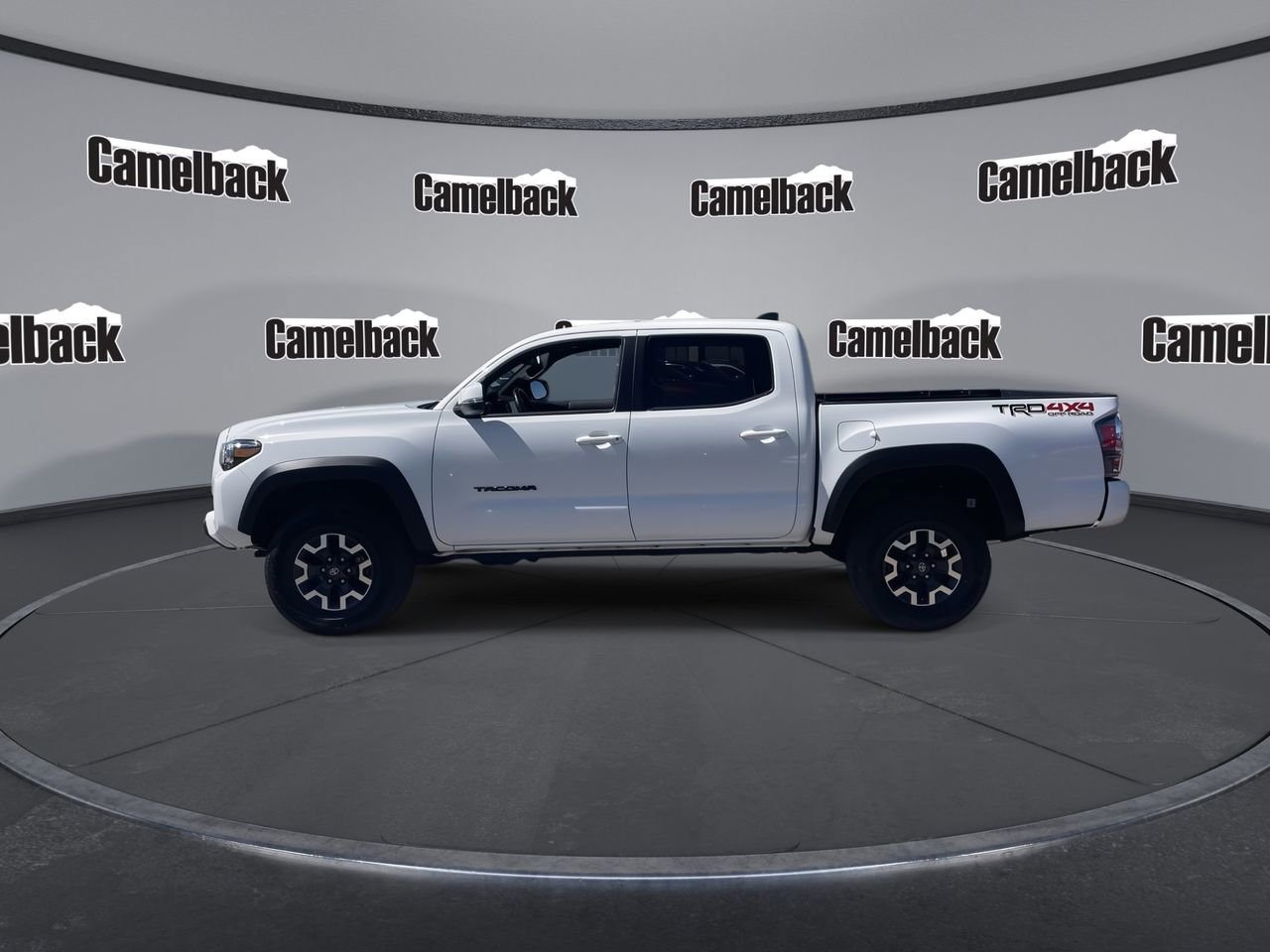 Used 2023 Toyota Tacoma TRD Off-Road w/ TRD Premium Off Road Package image 4