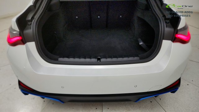 Used 2024 BMW i4 eDrive40 RWD image 29