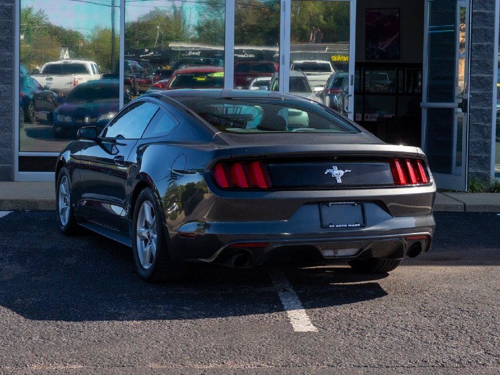 Used 2017 Ford Mustang Coupe RWD image 4