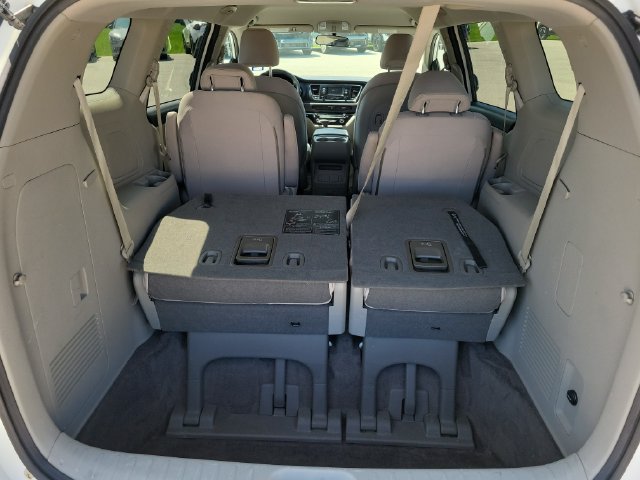Used 2018 Kia Sedona L FWD image 6