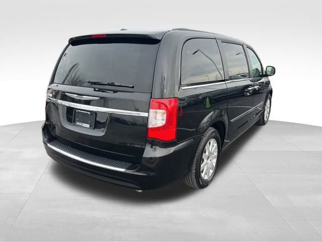 Used 2016 Chrysler Town & Country Touring w/ Driver Convenience Group image 7