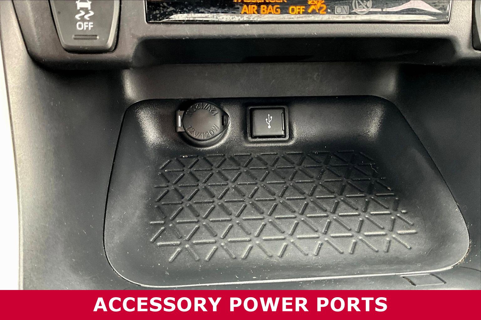 Used 2021 Toyota RAV4 LE image 17