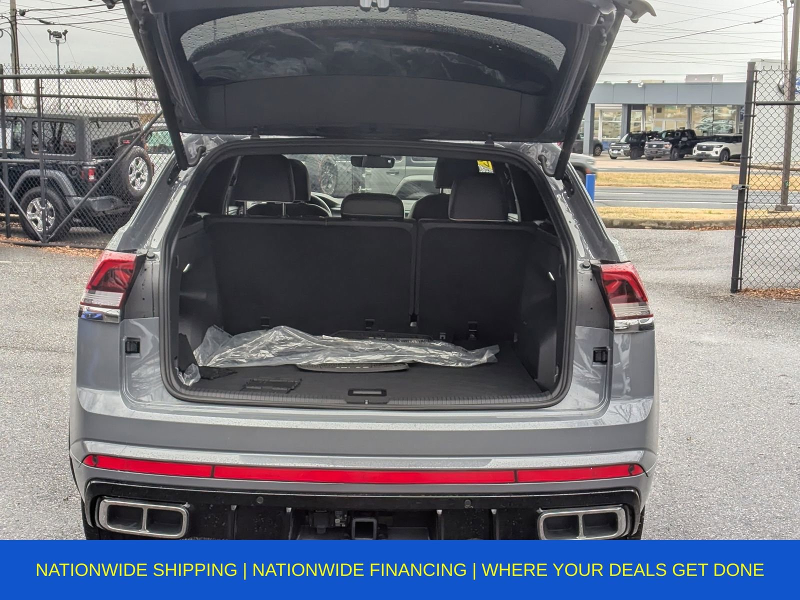 Used 2025 Volkswagen Atlas Cross Sport SEL Premium R-Line image 6