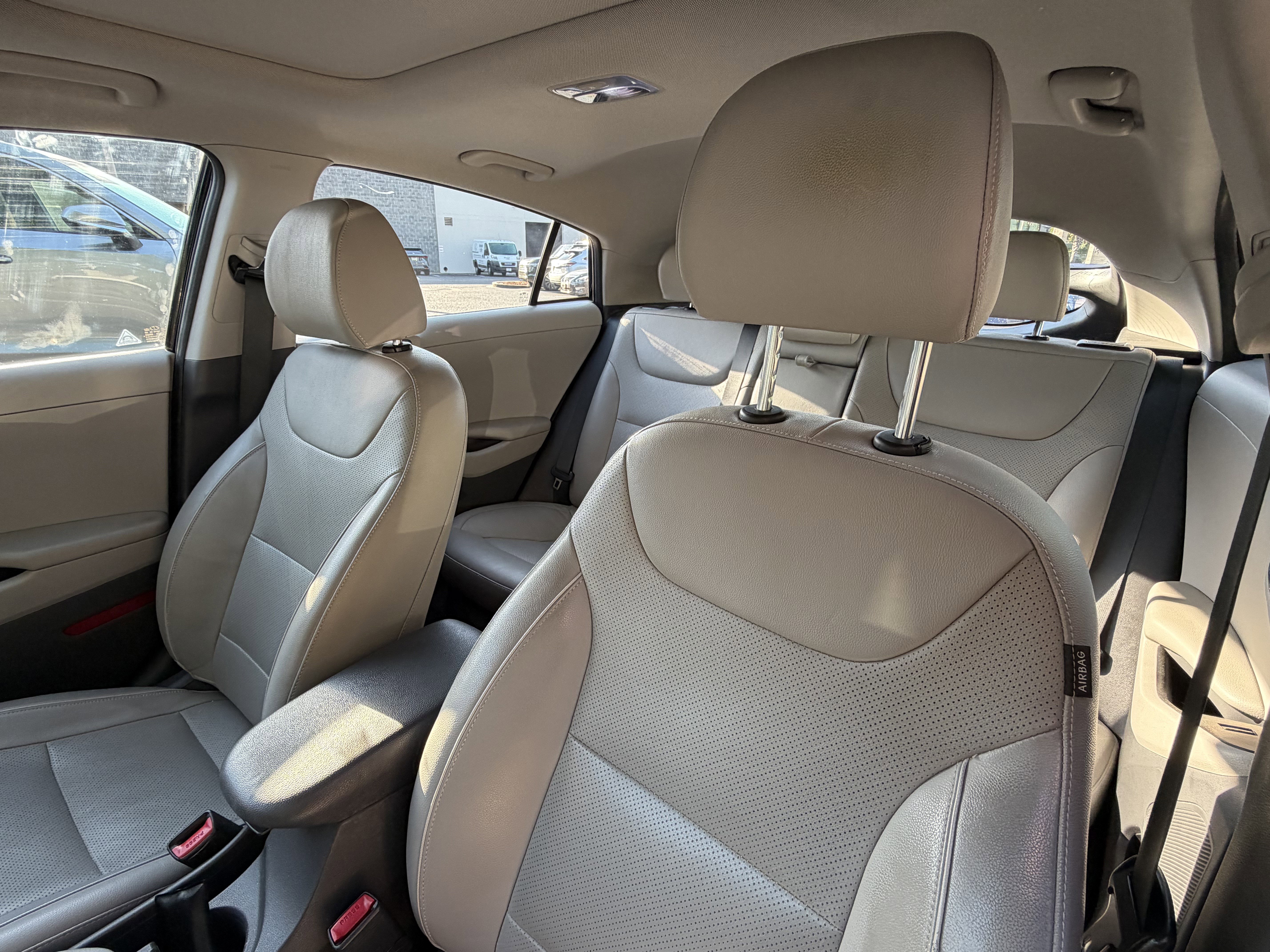Used 2017 Hyundai Ioniq Limited FWD image 17