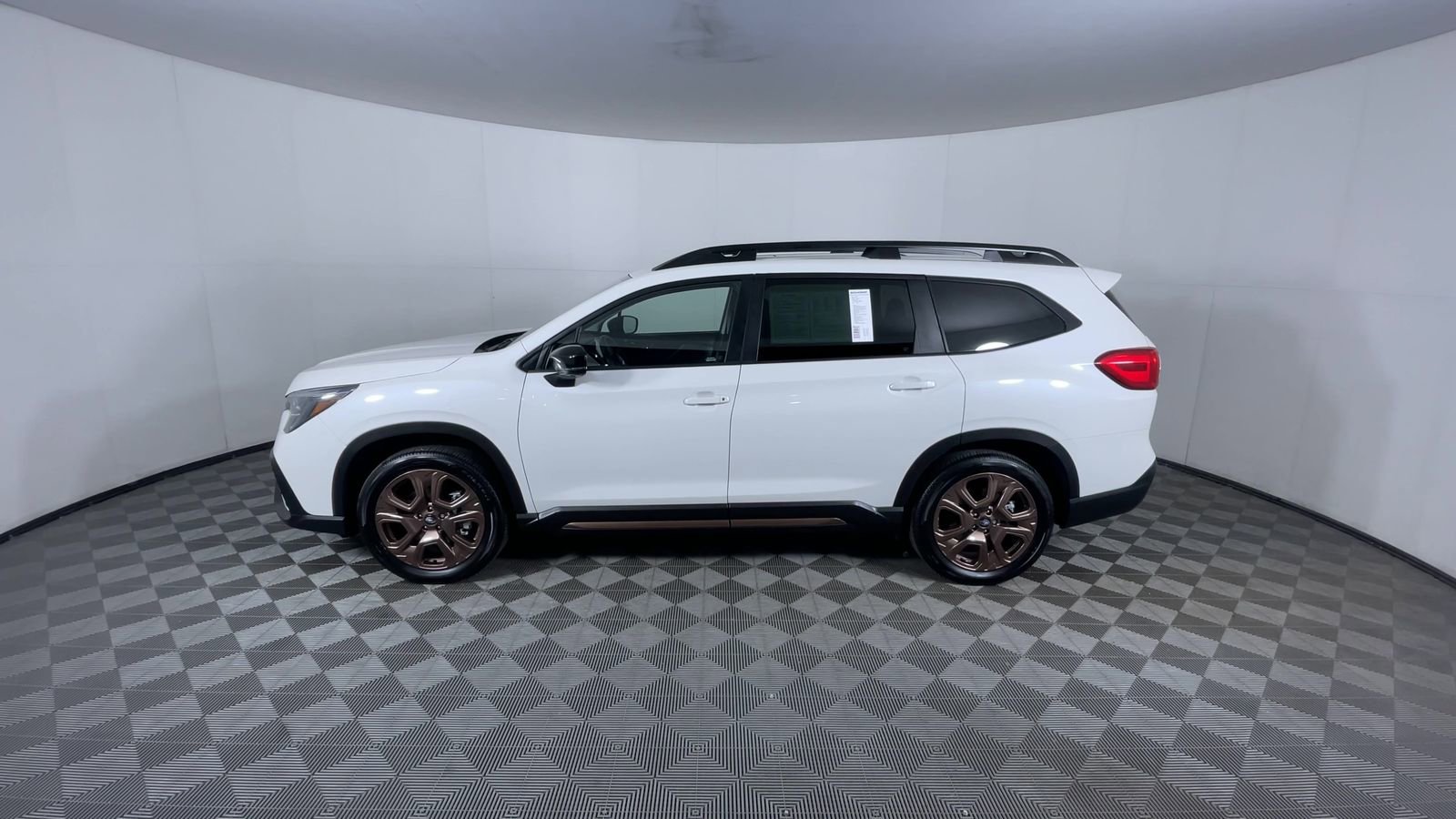 Used 2025 Subaru Ascent Bronze Edition w/ Popular Package #2 image 5
