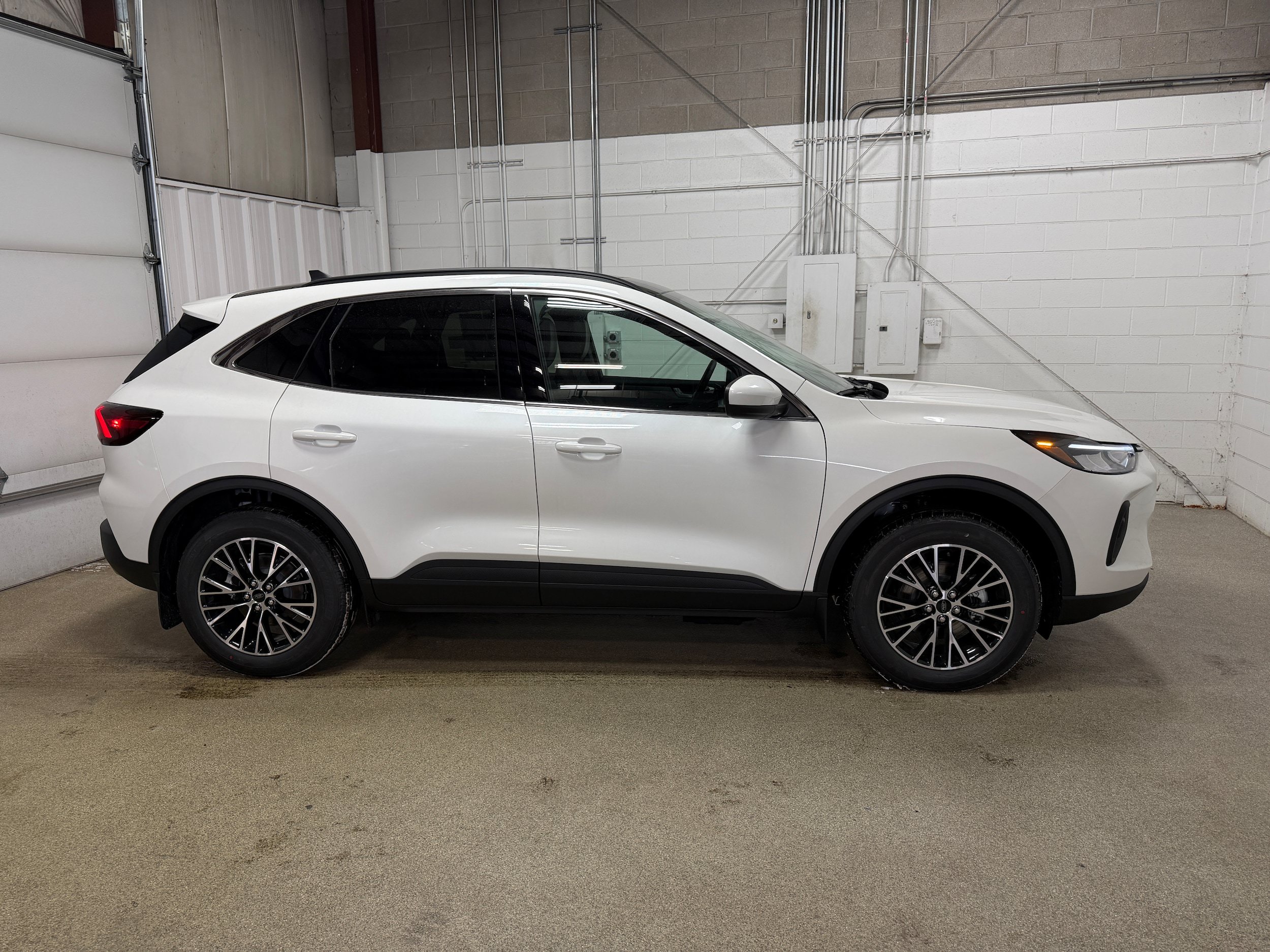 New 2026 Ford Escape SE FWD image 5