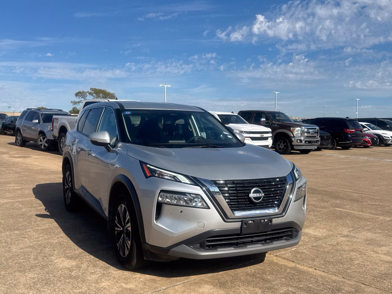 Certified 2023 Nissan Rogue SV FWD image 2