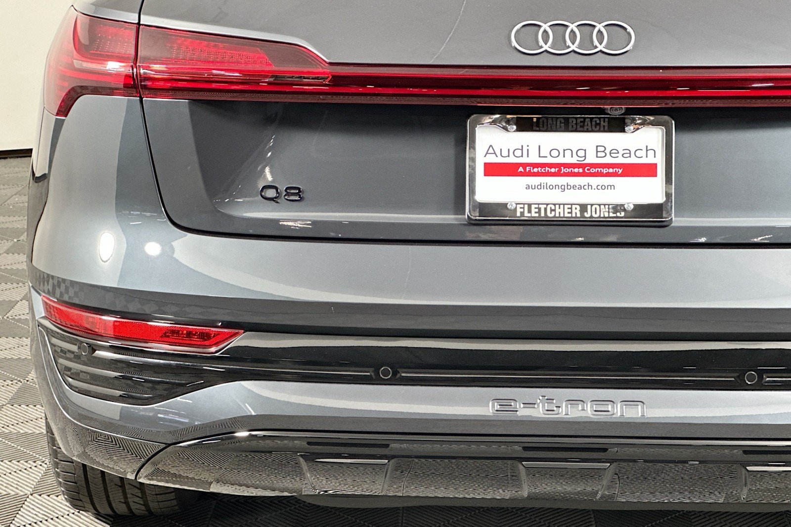 Used 2024 Audi Q8 e-tron Premium Plus w/ Premium Plus Package AWD/4WD image 17
