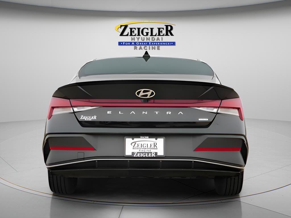 Certified 2025 Hyundai Elantra SEL FWD image 7