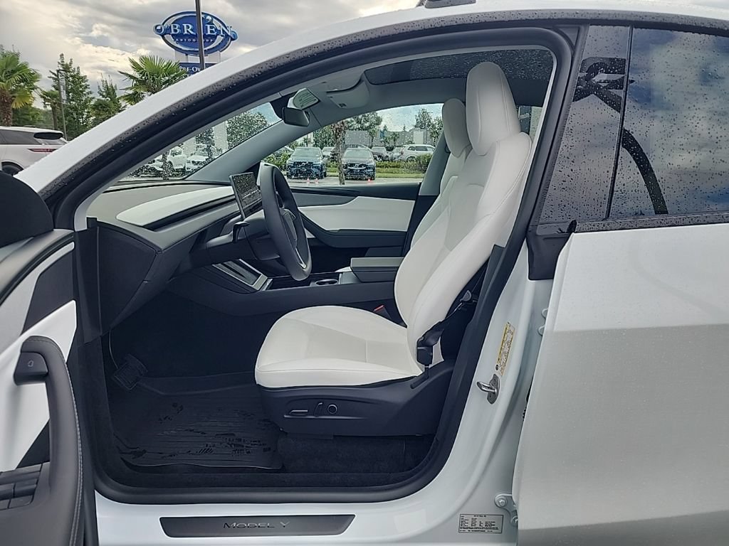 Used 2026 Tesla Model Y 2WD image 8