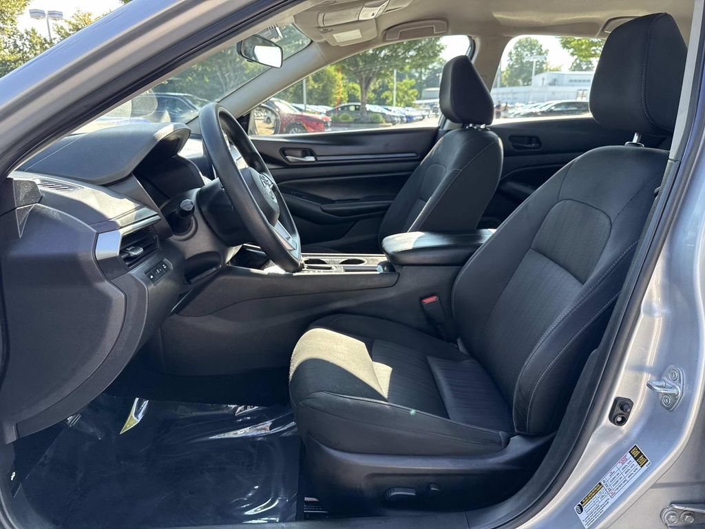 Used 2024 Nissan Altima 2.5 SV FWD image 17