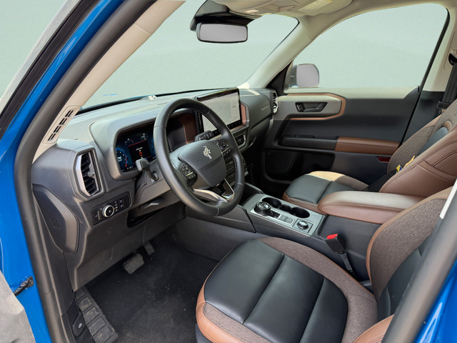 Certified 2025 Ford Bronco Sport Outer Banks w/ Outer Banks Tech Package+ AWD/4WD image 4