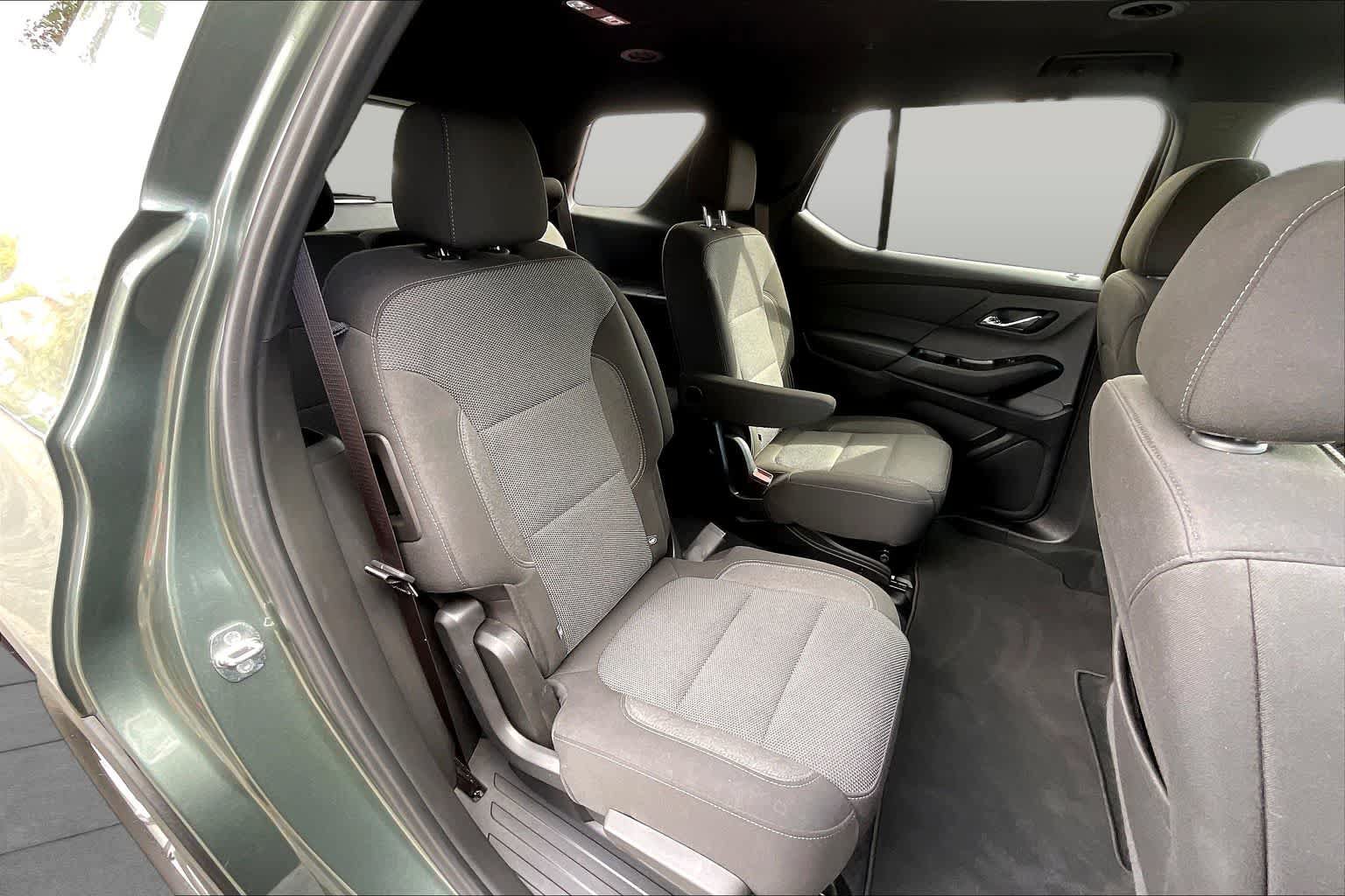 Used 2023 Chevrolet Traverse LT FWD image 26