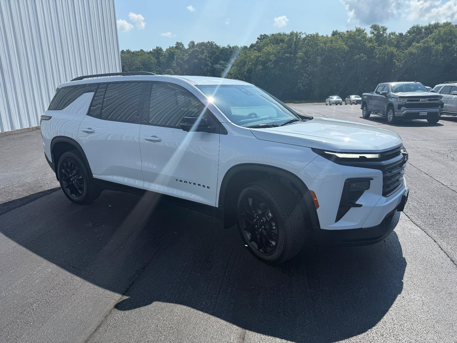New 2026 Chevrolet Traverse LT w/ Midnight/Sport Edition FWD image 7