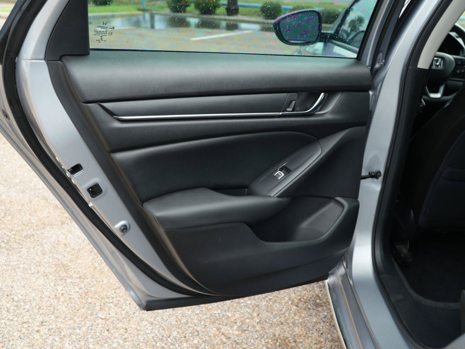 Used 2020 Honda Accord EX image 19