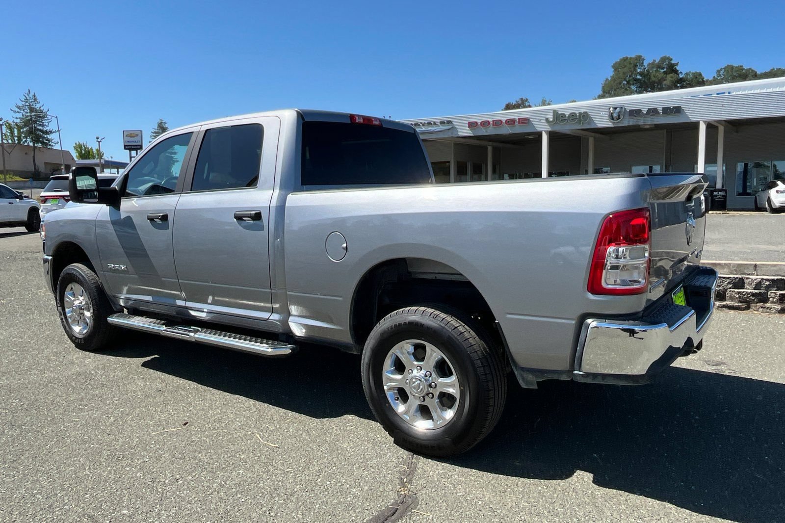 Used 2024 RAM 2500 Big Horn AWD/4WD image 3