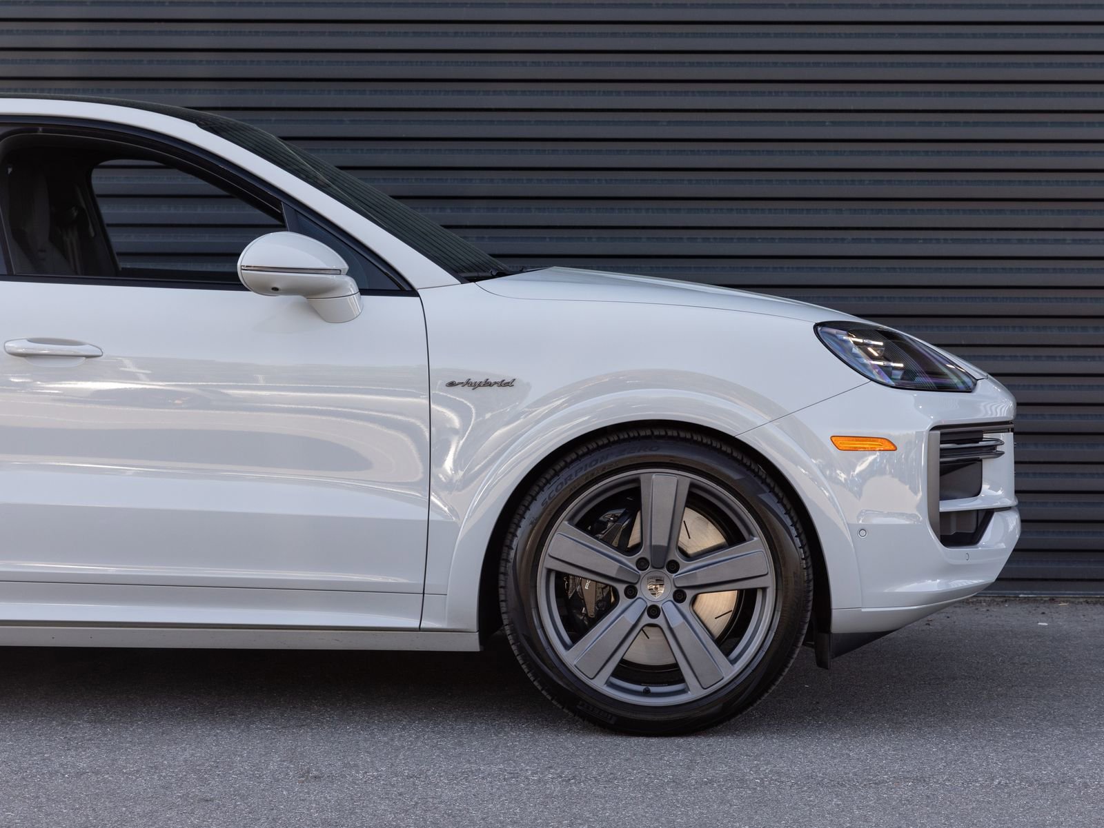 Certified 2026 Porsche Cayenne Turbo AWD/4WD image 9