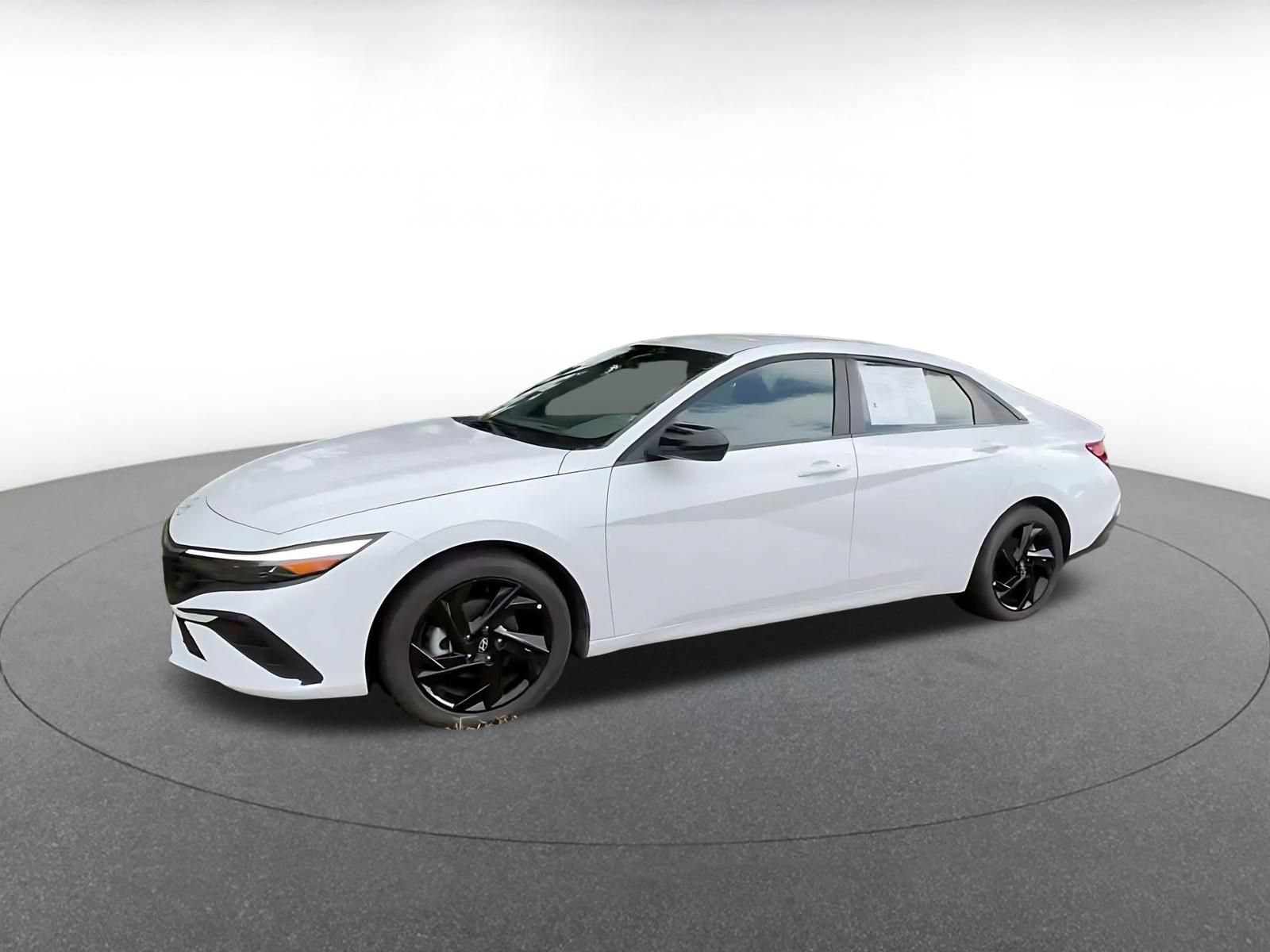 Used 2026 Hyundai Elantra Sport FWD image 7