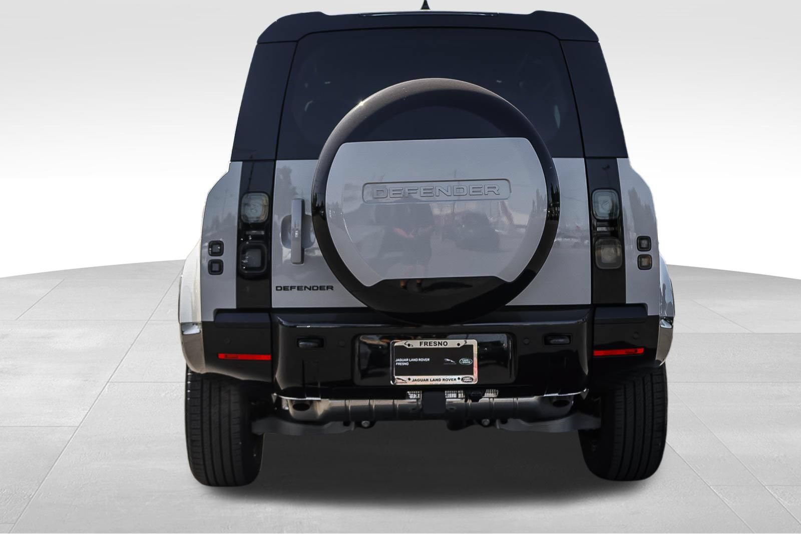 New 2026 Land Rover Defender 110 X-Dynamic SE AWD/4WD image 6
