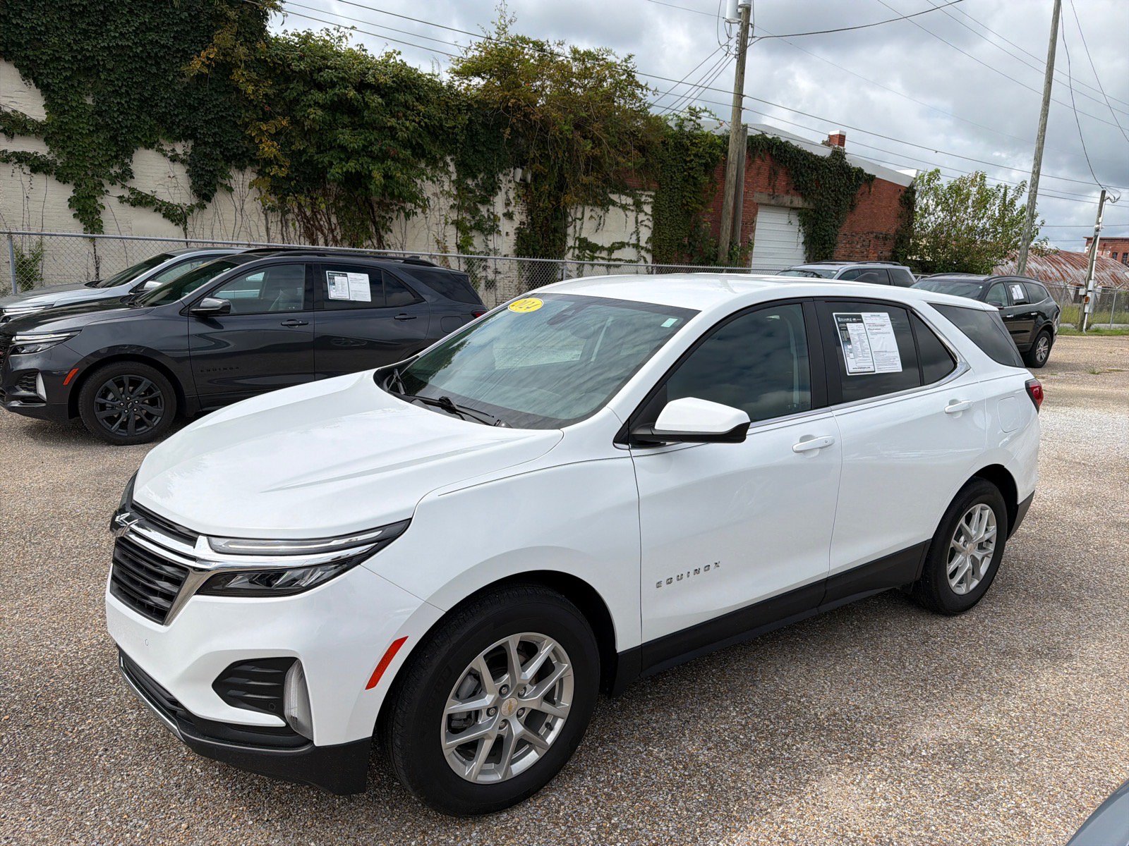 Used 2024 Chevrolet Equinox LT w/ LPO, Floor Liner Package FWD image 3