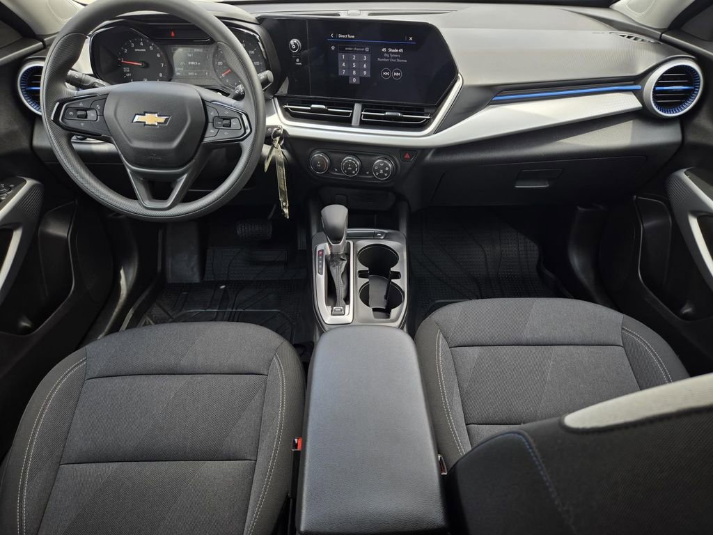 Used 2025 Chevrolet Trax LS w/ LS Convenience Package FWD image 18