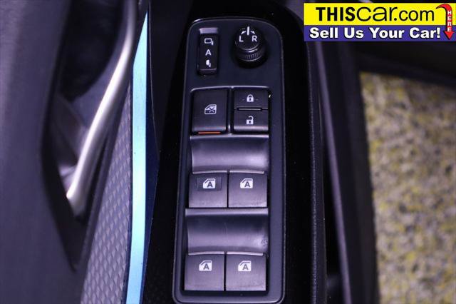 Used 2019 Toyota C-HR XLE FWD image 30