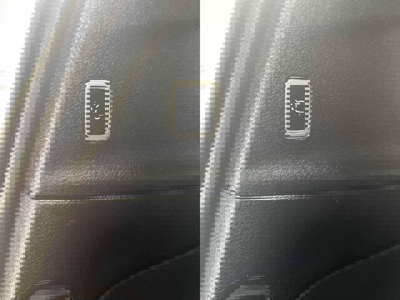 Used 2025 Chrysler Pacifica Select image 30