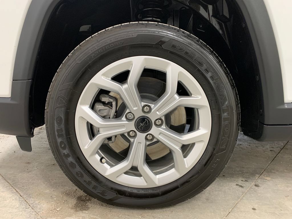 Used 2025 Jeep Compass Latitude w/ Sun & Sound Group image 20