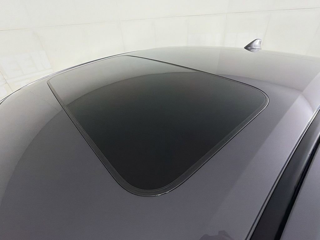 Used 2020 Honda Insight Touring image 11