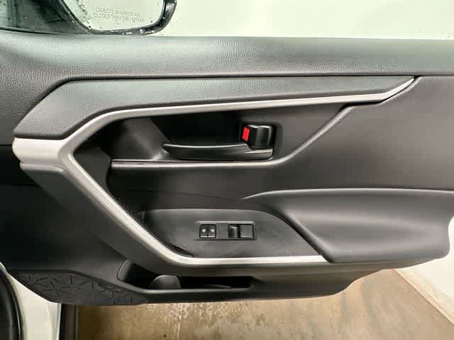 Used 2023 Toyota RAV4 LE FWD image 20