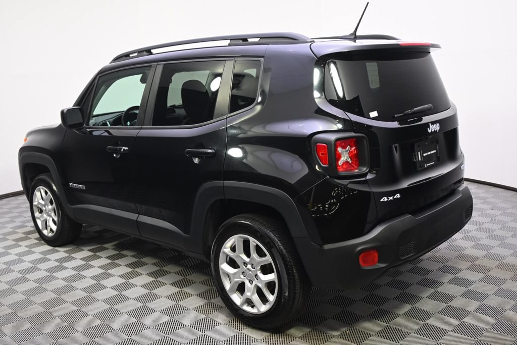 Used 2016 Jeep Renegade Latitude w/ Cold Weather Group AWD/4WD image 3
