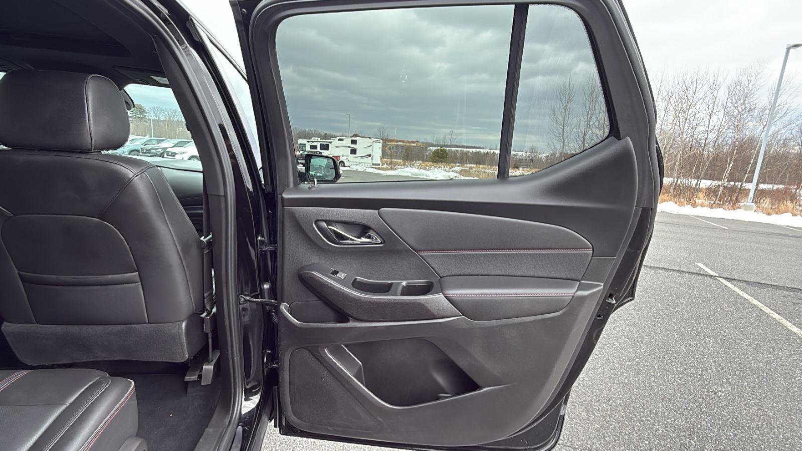 Used 2023 Chevrolet Traverse RS w/ LPO, Cargo Package image 19
