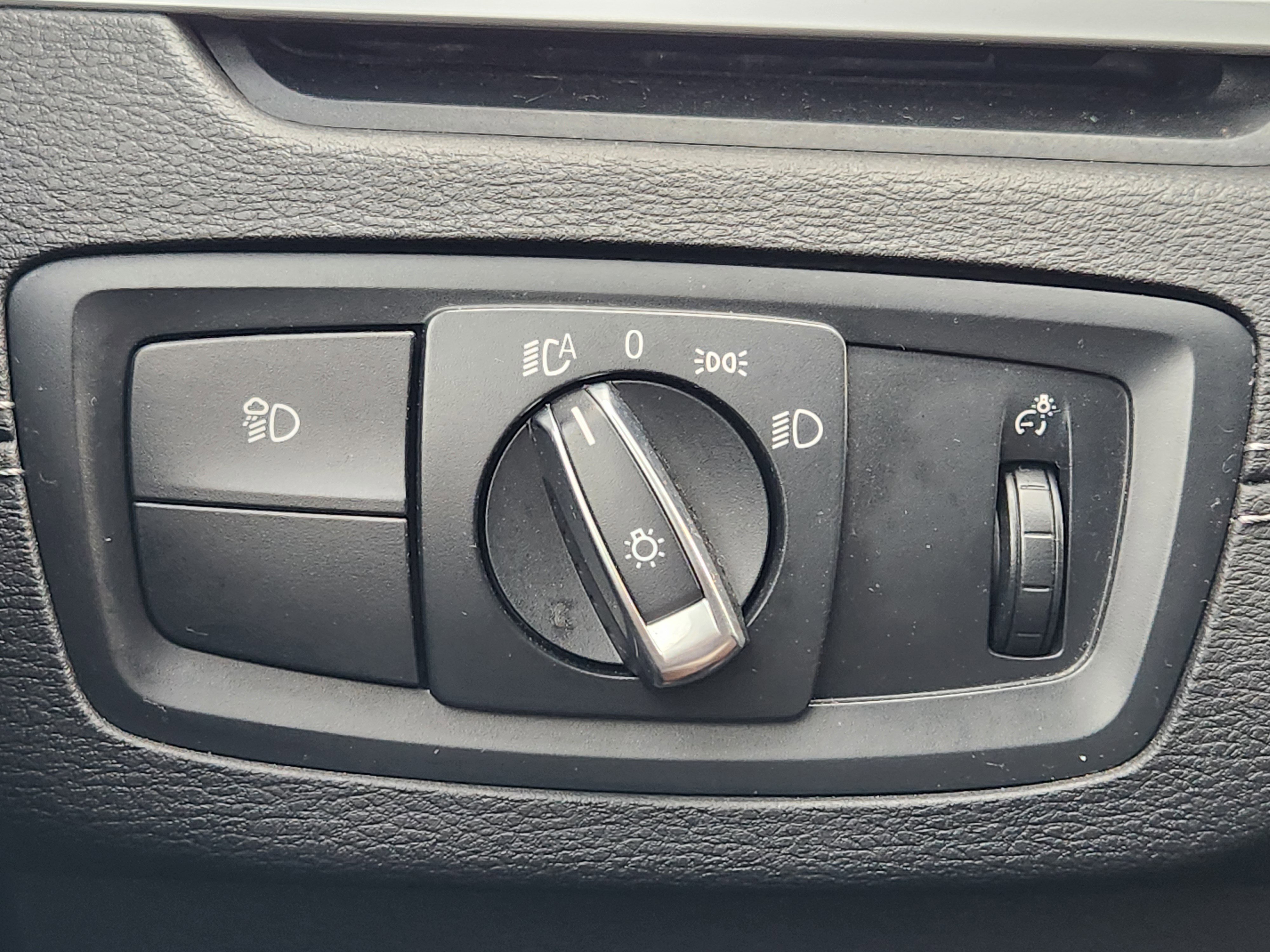 Used 2022 BMW X2 sDrive28i w/ Convenience Package image 22