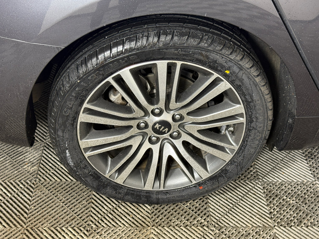 Used 2018 Kia Cadenza Technology image 7